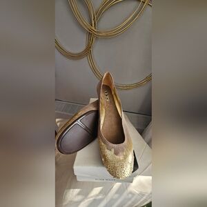 NEW Elegant Brown Flats with Gold Accents Size 12